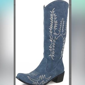 Size 9 NEVER Wofn blue western cowboy boots. Super comfy. So in style so fun!